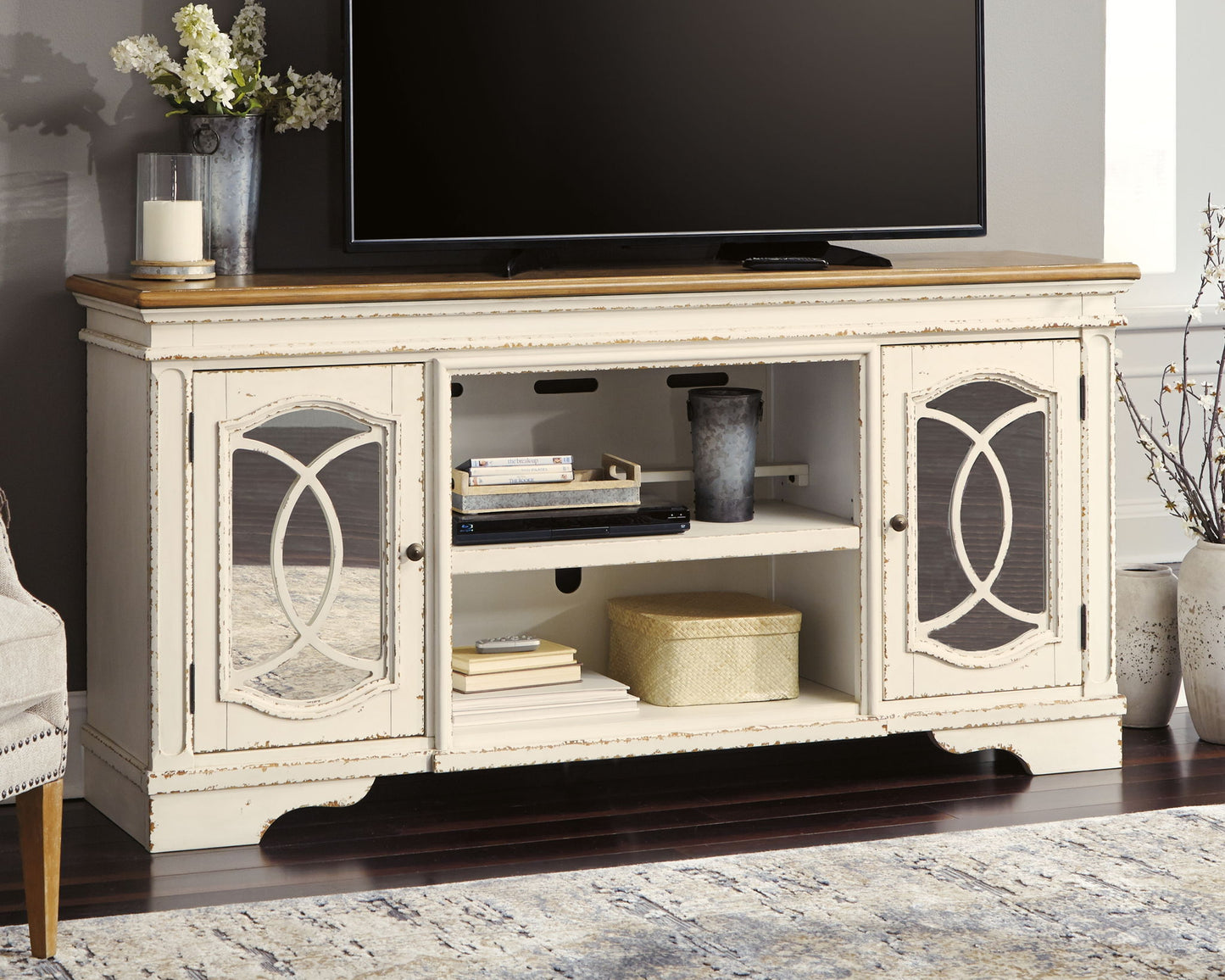 Realyn - TV Stand