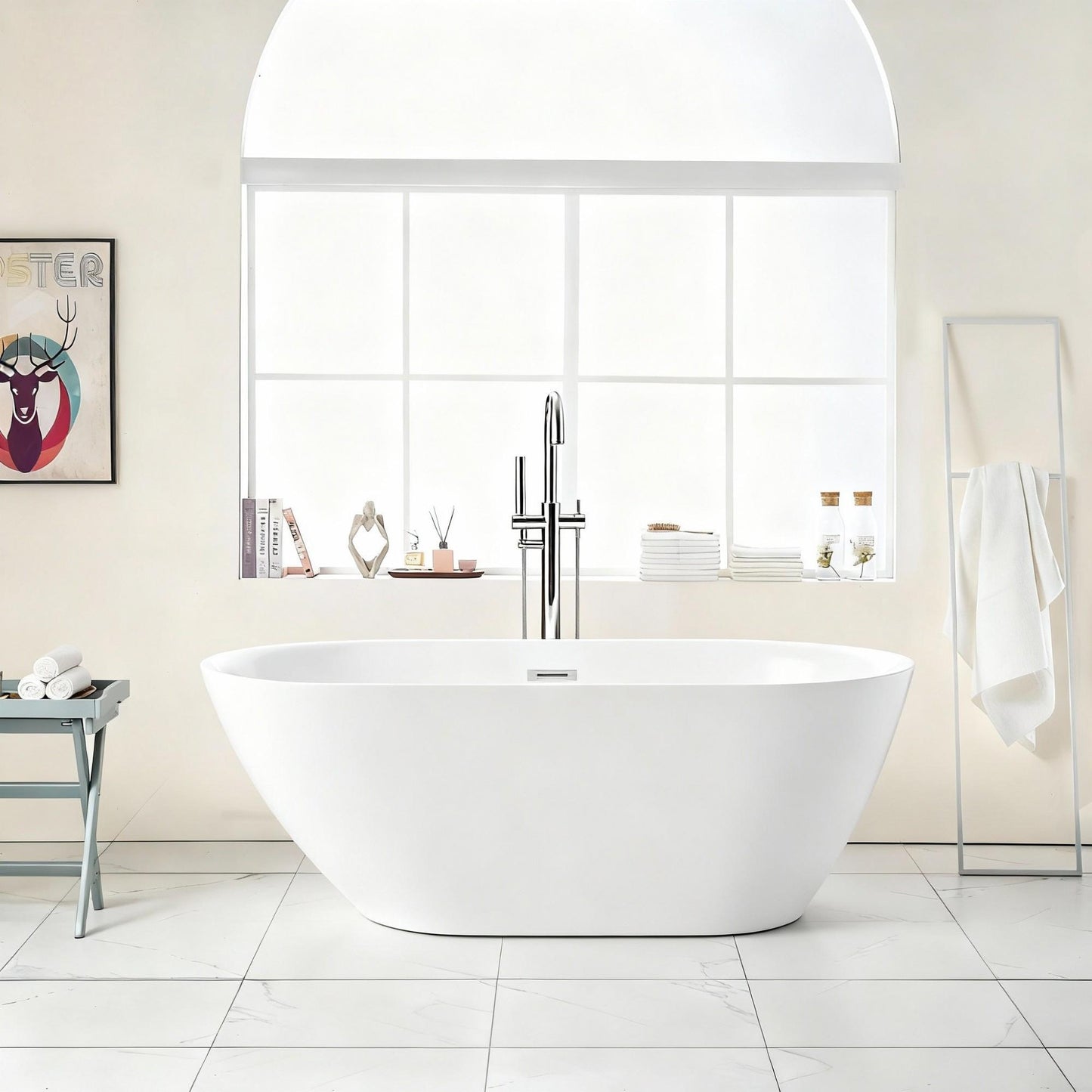 Glossy Freestanding Bathtub With Pop Up Drain