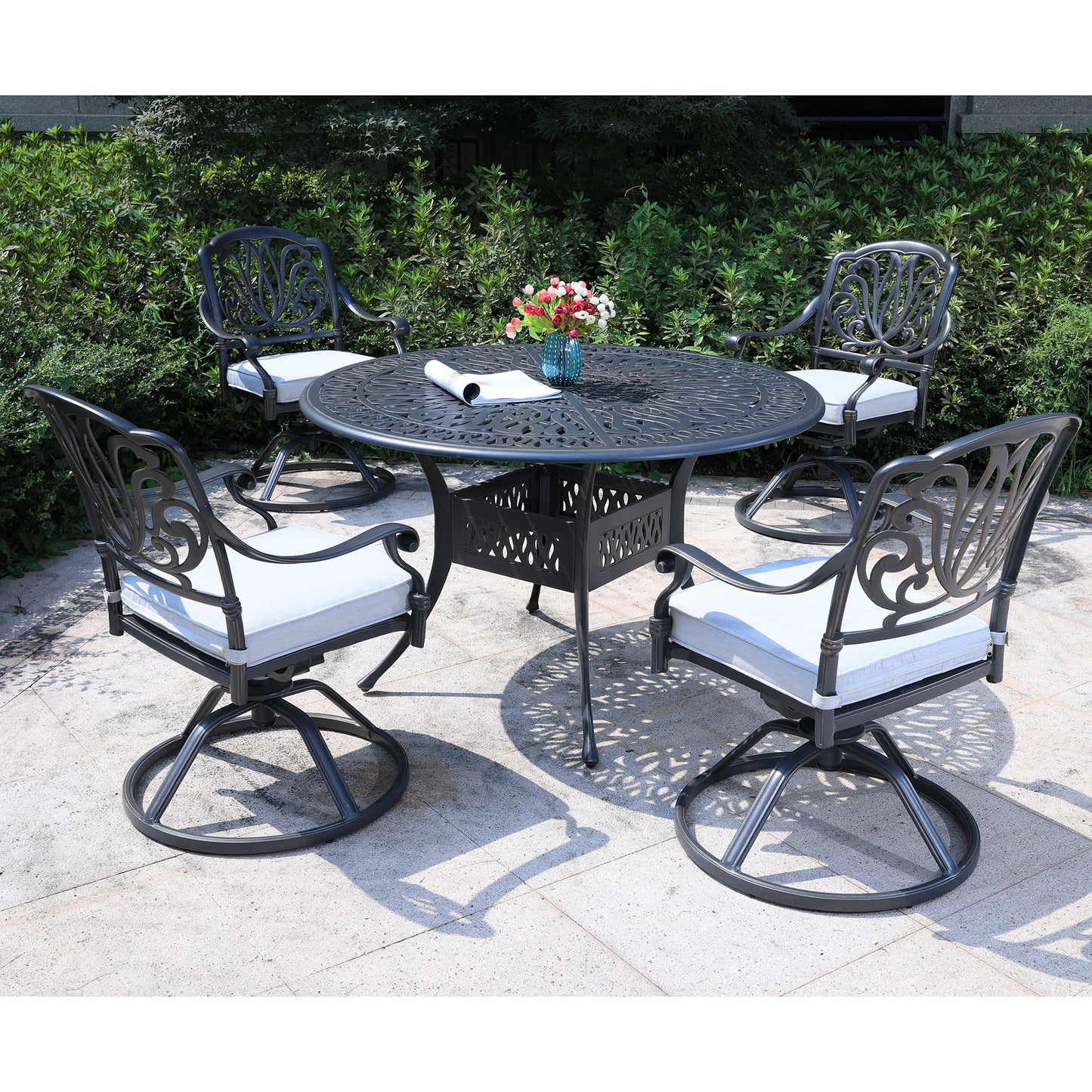 Round 48.03" Long Aluminum Dining Set With Cushions